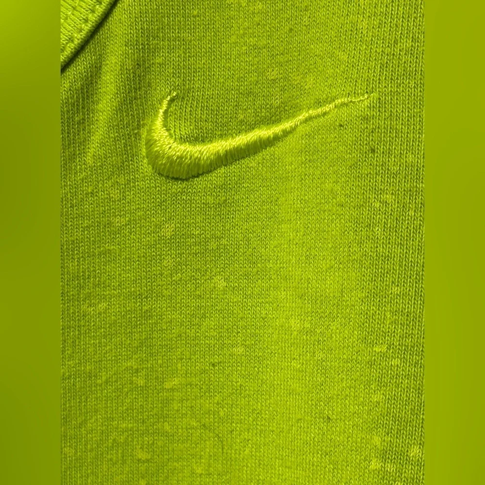 🪅Nike DriFIT Green Racerback Tank Top - Picture 3 of 10